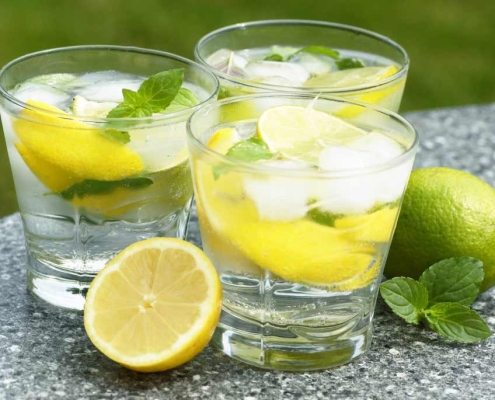 Acqua e succo di limone siciliano per il tuo benessere quotidiano | Arance e Olio Evo di Ribera dal tuo albero siciliano Acqua e succo di limone