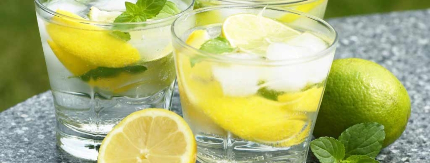 Acqua e succo di limone